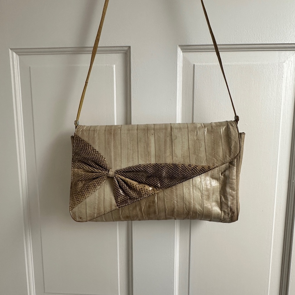 Vintage snakeskin cream purse